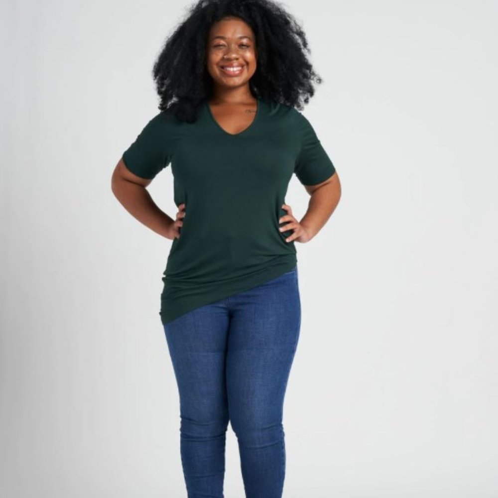 Universal Standard Emerald Liquid Jersey Genevette V-Neck Size Small (14-16)
